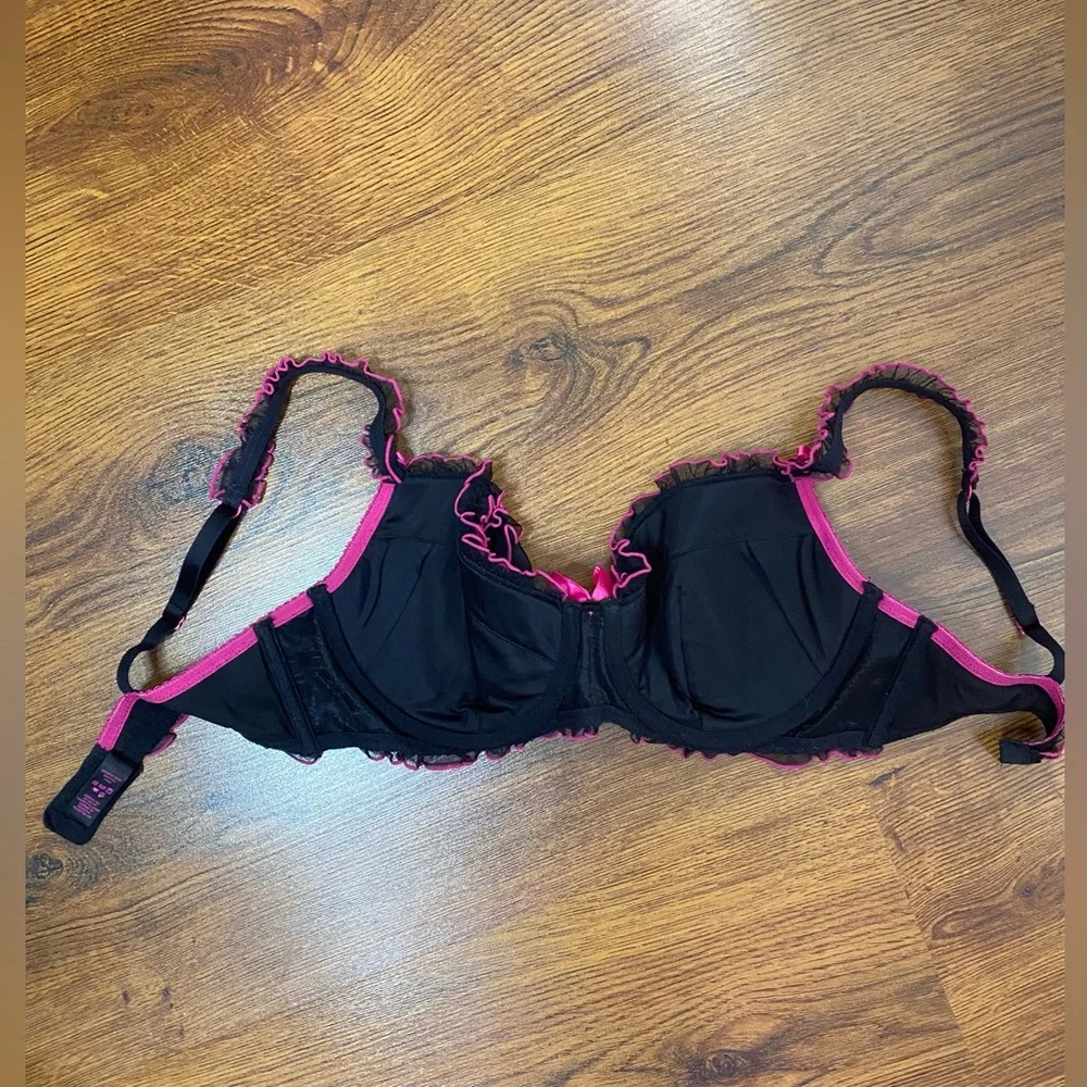 🌷 La SENZA 🌷 Black Bra with Pink Ruffle Frill Accents & Ribbon Bow - Picture 9 of 11